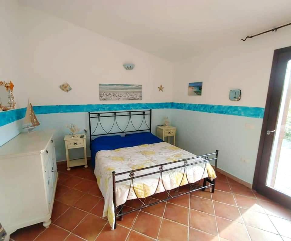 Casa Vacanze Villa Sandrina Costa Paradiso Exterior foto