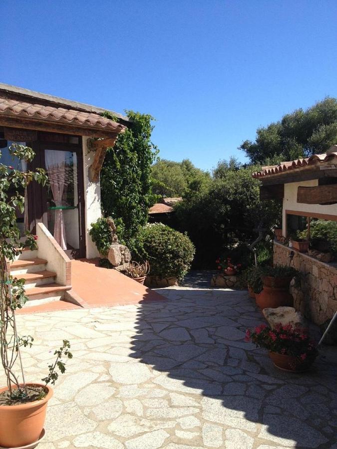 Casa Vacanze Villa Sandrina Costa Paradiso Exterior foto
